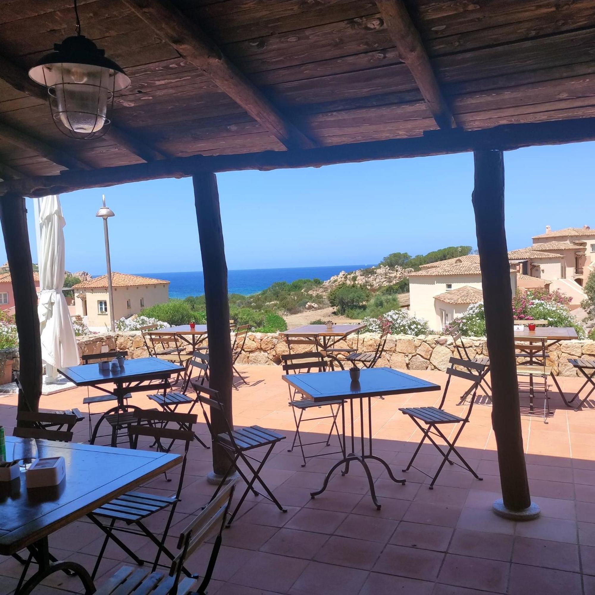 Gli Oleandri Di Calarossa - 5M Walk To The Beach 罗萨岛 外观 照片